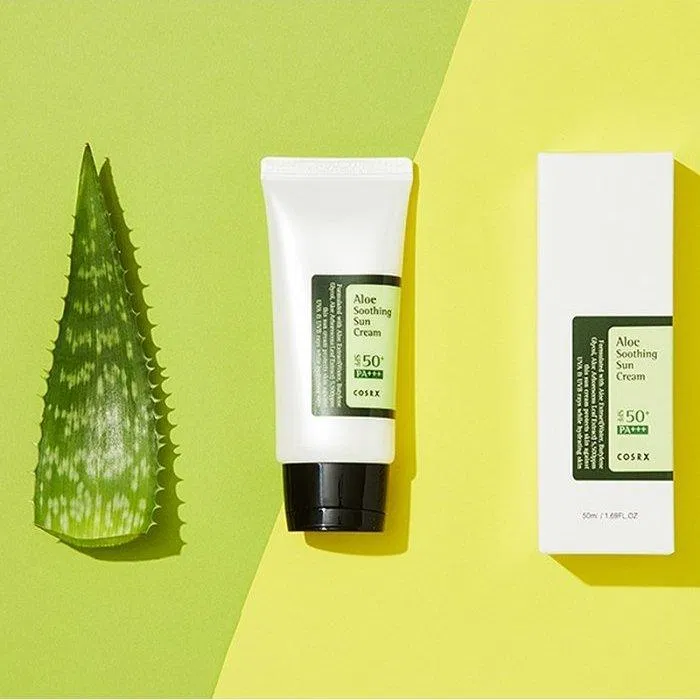 Kem chống nắng COSRX Aloe Soothing Sun Cream được thiết kế dạng tuýp nhỏ gọn, tiện lợi khi sử dụng (Nguồn: Internet)