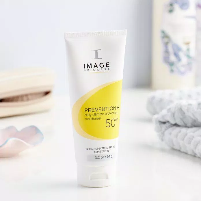 Kem chống nắng Image Prevention + Daily Ultimate Protection Moisturizer SPF 50 (Nguồn: Internet).