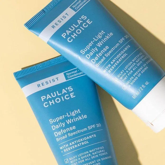 Top 10 kem chống nắng dành cho da điều trị, da treatment: Toàn trùm cuối giúp bảo vệ da đỉnh cao 4 Methylbenzylidene Camphor AHA Avobenzone Bằng sáng chế Cellular Bioprotection Bemotrizinol BHA Broad Spectrum chiết xuất cam thảo Chiết xuất cây cải xoăn Chiết xuất hạt nho Chiết xuất quả lựu Chiết xuất rễ hoàng cầm Chiết xuất tảo Laminaria Chiết xuất từ tế bào táo tây Chiết xuất vỏ cây liễu trắng chống nắng chống nắng quang phổ rộng Công nghệ Mexoplex Diethylhexyl Butamido Triazone Digital Aging Defense Ectoin Ethylhexyl Salicylate Ethylhexyl Triazone glycerin Homosalate kem chống nắng Kem chống nắng Altruist Suncreen Face Fluid SPF50 kem chống nắng Bioderma Photoderm Laser SPF 50+ Kem chống nắng Cancer Council Active SPF 50 Kem chống nắng Cancer Council Face Day Wear Moisturizer Matte Invisible SPF 50 kem chống nắng dành cho da treatment Kem chống nắng EltaMD UV Physical Broad Spectrum SPF41 kem chống nắng hoá học Kem chống nắng Image Prevention Daily Ultimate Protection Moisturizer SPF 50 Kem chống nắng La Roche Posay Anthelios XL Anti Shine Dry Touch Gel Cream SPF 50 Kem chống nắng Nivea UV Face Shine Control SPF 50 Kem chống nắng Paula s Choice Resist Super Light Wrinkle Defense SPF 30 kem chống nắng quang phổ rộng Kem chống nắng Ultrasun Face Anti Ageing Anti Pigmentation Sun Protection SPF50 kem chống nắng vật lý Kem chống nắng vật lý lai hóa học Linoleic Acid list List 10 list mỹ phẩm Niacinamide Octisalate Octocrylene Panthenol Protein từ đậu Hà Lan Quercetin retinol SPF tẩy da chết hóa học Tế bào gốc thực vật Thioctic Acid Tinosorb A2B và Uvinul T 150 Tinosorb S Titanium Dioxide top kem chống nắng top sản phẩm uva uvb Uvinul A Plus Vitamin B3 vitamin B5 vitamin C vitamin E Zinc Oxide