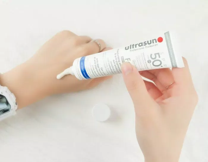 Kem chống nắng Ultrasun Face Ant Age Anti-Pigmentation làm sáng da, chống sự hình thành hắc sắc tố (Ảnh: Internet)