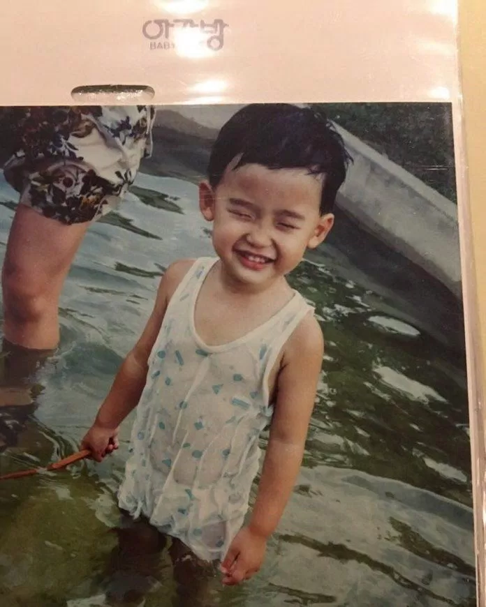 Lee Jong Suk lúc nhỏ hay bây giờ đều rất dễ thương (Ảnh: Internet)