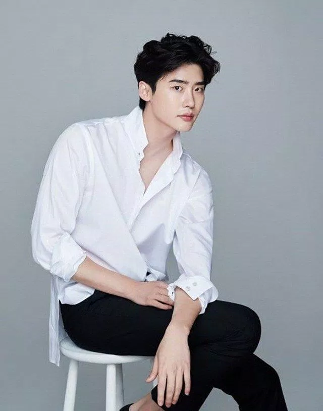 Lee Jong Suk là một trong những cái tên được "săn đón" của điện ảnh Hàn Quốc (Ảnh: Internet)