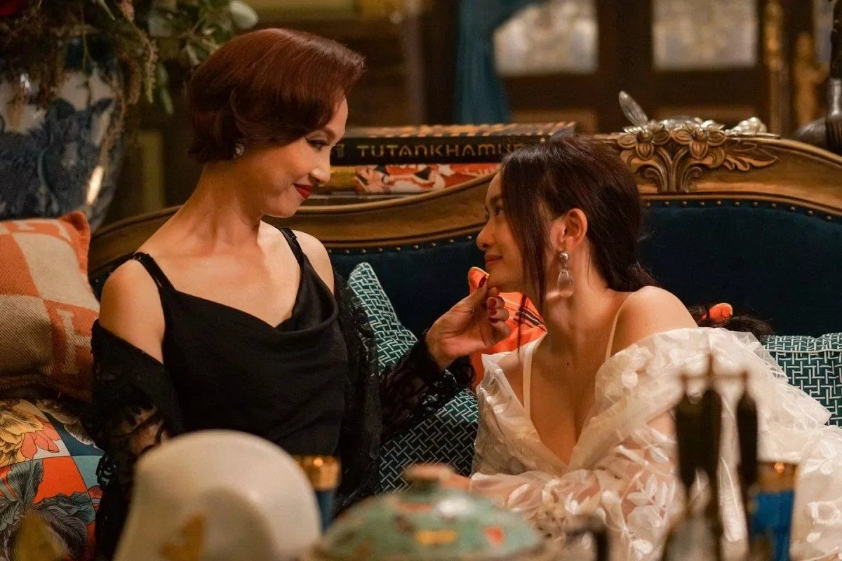 Khán giả từng hiểu lầm mối quan hệ của Lý Lệ Hà và Lý Linh khi xem trailer. (Ảnh: Internet).