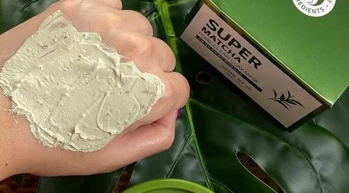 Mặt nạ đất sét Some By Mi Super Matcha Pore Clean Clay Mask có kết cấu mịn, rất dễ apply (nguồn: Internet).