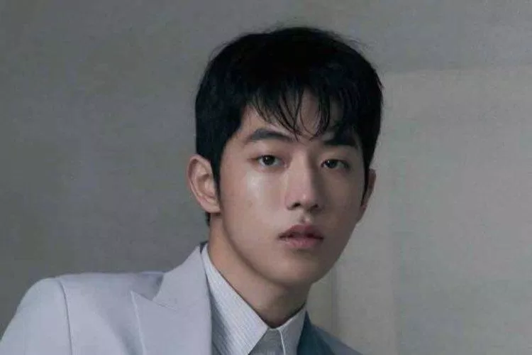 Nam Joo Hyuk sở hữu đôi mắt một mí vừa đẹp vừa thu hút. (Nguồn: Internet)