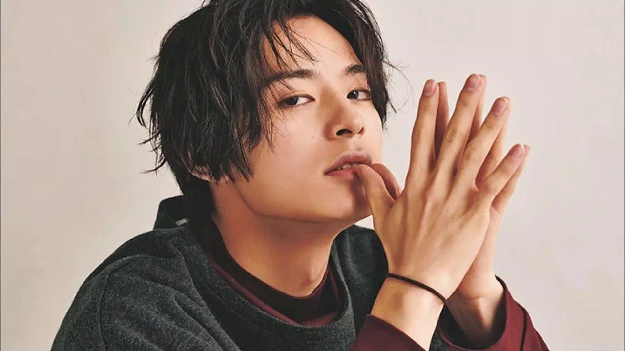 Shiono Akihisa vai Tojo trong phim Thế Giới BL Và Chàng Trai Không Muốn Bị Bẻ Cong (ảnh: internet)