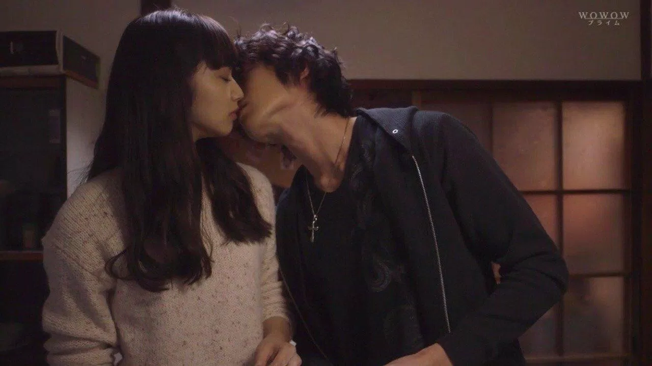 Trong phim, Nana có khá nhiều cảnh yêu đương táo bạo với trai đẹp Mackenyu (Ảnh: Internet)