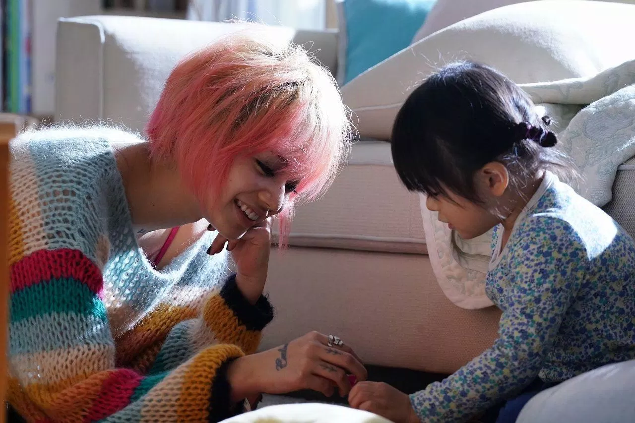 Nana sắm một vai phụ nhưng có khá nhiều screen time trong nửa sau phim Kuru (Ảnh: Internet)