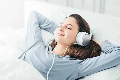 Nghe nhạc không chỉ giúp thư giãn mà còn có tác dụng trị liệu (Ảnh: Internet). Nghe nhạc không chỉ giúp thư giãn mà còn có tác dụng trị liệu (Ảnh: Internet).