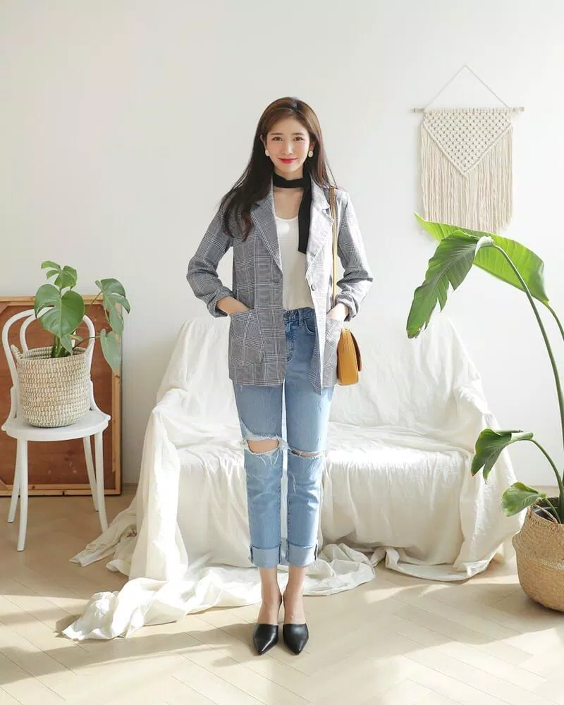 Blazer xọc vuông lớn cùng baggy cũng là set đồ dễ mặc (Nguồn: Internet)