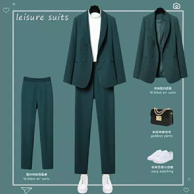 Blazer cùng tone màu với quần tây tạo ra sự cân đối (Nguồn: BlogAnChoi) Blazer cùng tone màu với quần tây tạo ra sự cân đối (Nguồn: BlogAnChoi)