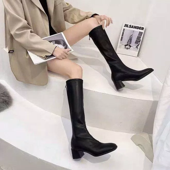 Độ rộng của boots khoảng 1 ngón tay là vừa xinh (Nguồn: Internet)