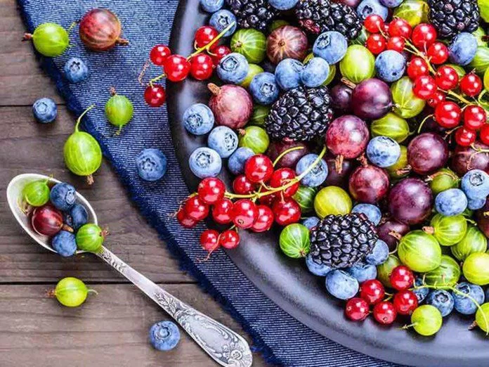 Quả mọng là nguồn cung cấp vitamin E, vitamin C dồi dào cho cơ thể. (Nguồn: Internet) Quả mọng là nguồn cung cấp vitamin E, vitamin C dồi dào cho cơ thể. (Nguồn: Internet)