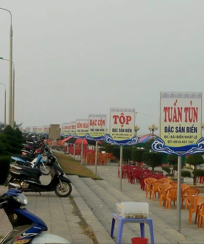 Có rất nhiều quán hải sản vỉa hè để các bạn lựa chọn nhé (Nguồn: Internet)