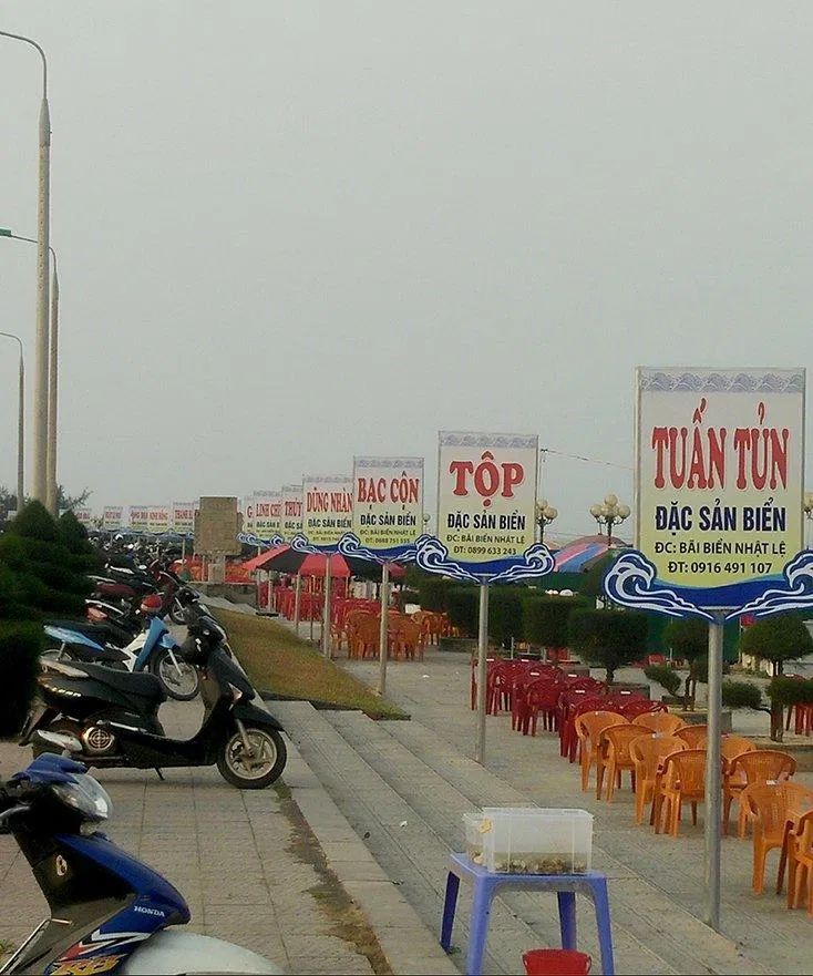 Có rất nhiều quán hải sản vỉa hè để các bạn lựa chọn nhé (Nguồn: Internet)