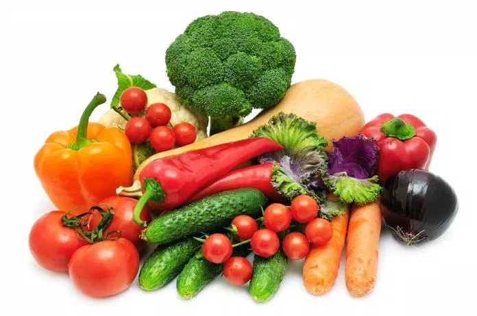 Hoa quả và rau xanh chứa nhiều vitamin và chất chống oxy hóa cần thiết cho làn da. (Nguồn: Internet)