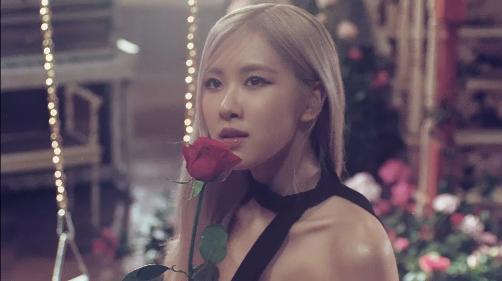 Giải mã loạt chi tiết trong MV On The Ground của Rosé (BLACKPINK) Black Pink MV On The Ground của Rosé BLACKPINK on the ground Rose