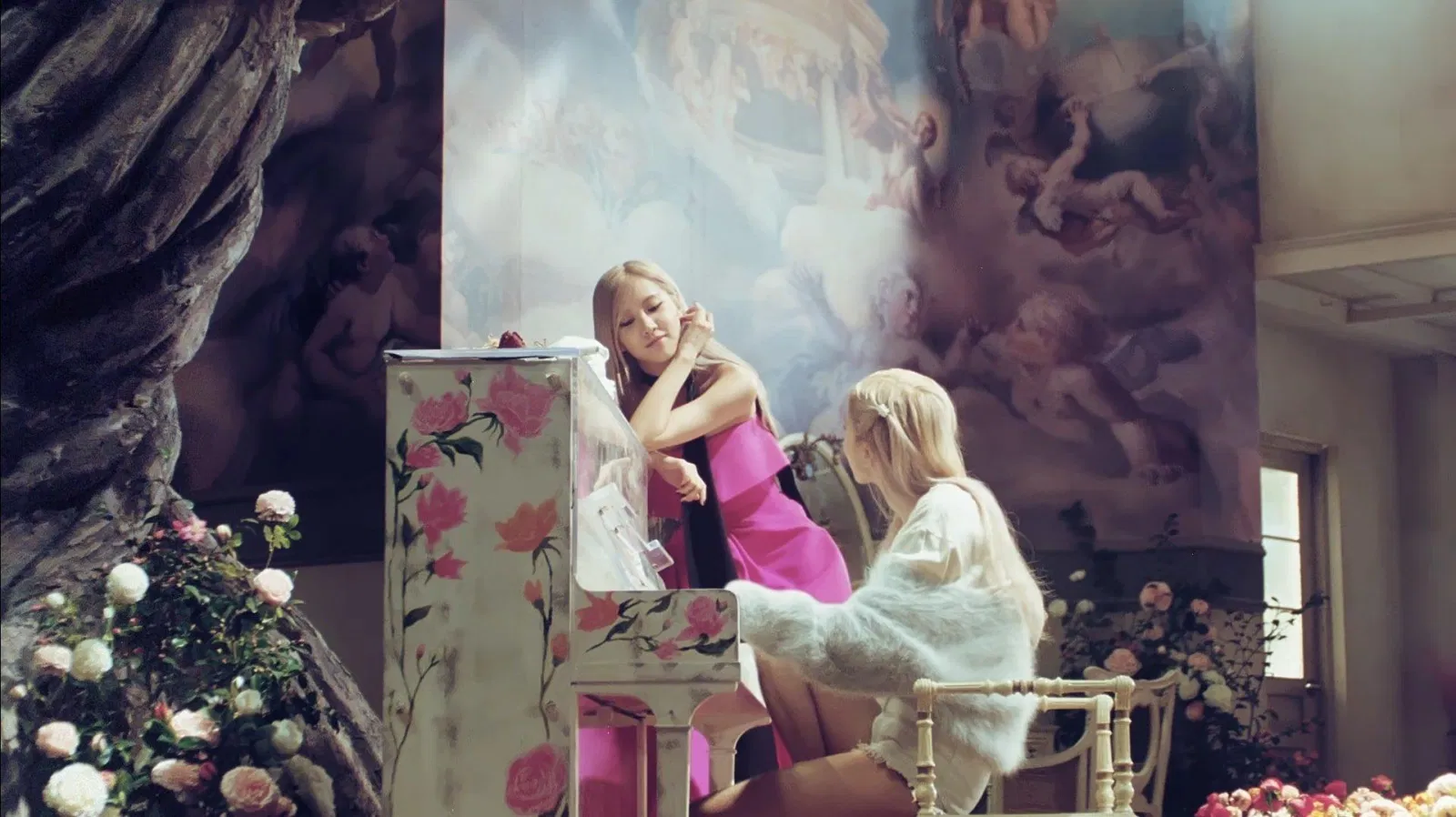 Giải mã loạt chi tiết trong MV On The Ground của Rosé (BLACKPINK) Black Pink MV On The Ground của Rosé BLACKPINK on the ground Rose