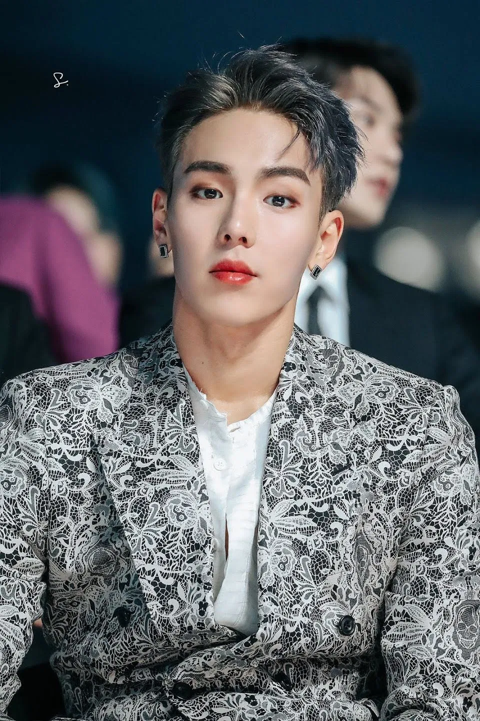 Shownu từng là vũ công phụ họa trước khi debut (Ảnh: Internet)