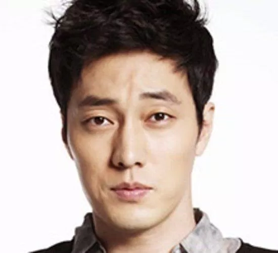 So Ji Sub sở hữu đôi mắt một mí vừa đẹp vừa thu hút. (Nguồn: Internet)