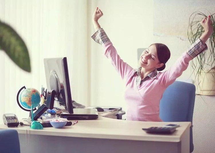 Nếu bạn cần tỉnh táo để làm việc hiểu quả vào buổi chiều thì hãy nhớ ngủ trưa nhé! (Ảnh: Internet). Nếu bạn cần tỉnh táo để làm việc hiểu quả vào buổi chiều thì hãy nhớ ngủ trưa nhé! (Ảnh: Internet).