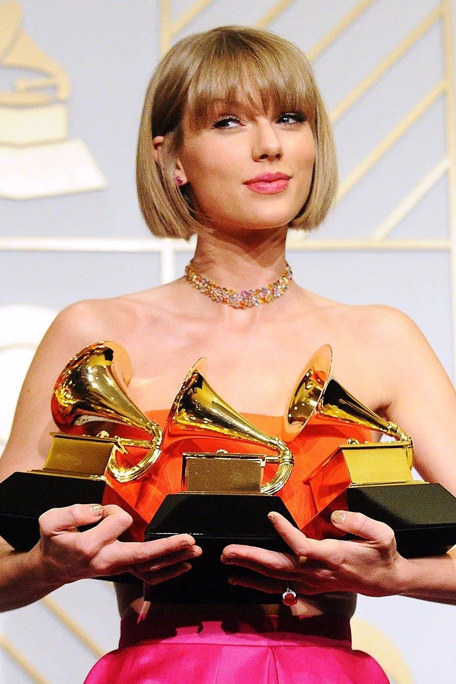 Taylor Swift với ba lần dành giải Grammy ( Ảnh: Internet )