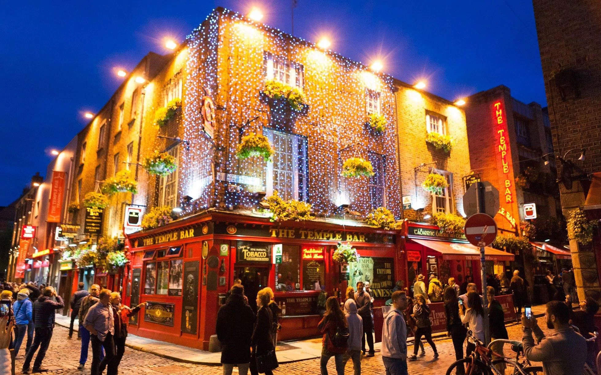 Temple Bar ở Dublin. Ảnh: Mạng