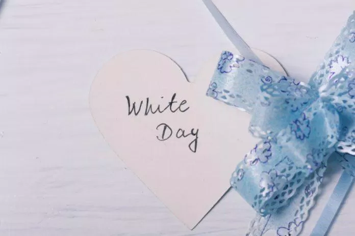 Thiệp Valentine Trắng trái tim trắng (Ảnh: Internet) Thiệp Valentine Trắng trái tim trắng (Ảnh: Internet)