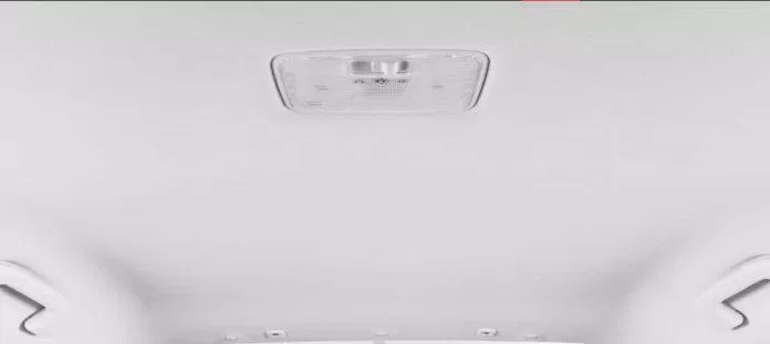 Trần xe kết hợp đèn chiếu sáng trong khoang của Corolla Altis 2021 (Nguồn: Internet)