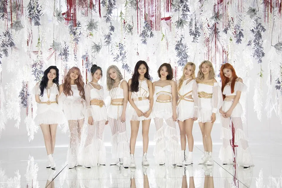 TWICE được xem là những con ong chăm chỉ của KPOP (Nguồn: Internet)