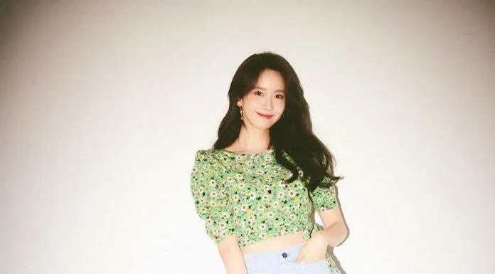 6 nữ thần tượng cùng sở hữu chiếc túi Sassy của thương hiệu Miu Miu Ahn So Hee Arin Girls Generation IZ*ONE Jang Won Young Kim Se Jeong KPOP miu miu nữ thần tượng Oh My Girl style Sunmi thời trang thương hiệu miu miu túi sassy Yoona