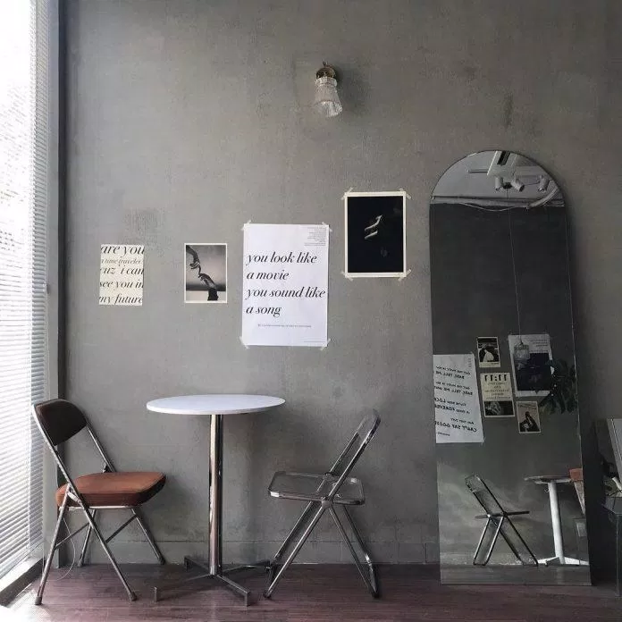 Cách bố trì bàn ghế mới ở quán (ảnh: Instagram @1111.cafe)