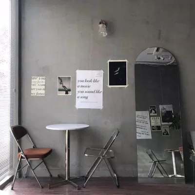 Cách bố trì bàn ghế mới ở quán (ảnh: Instagram @1111.cafe)
