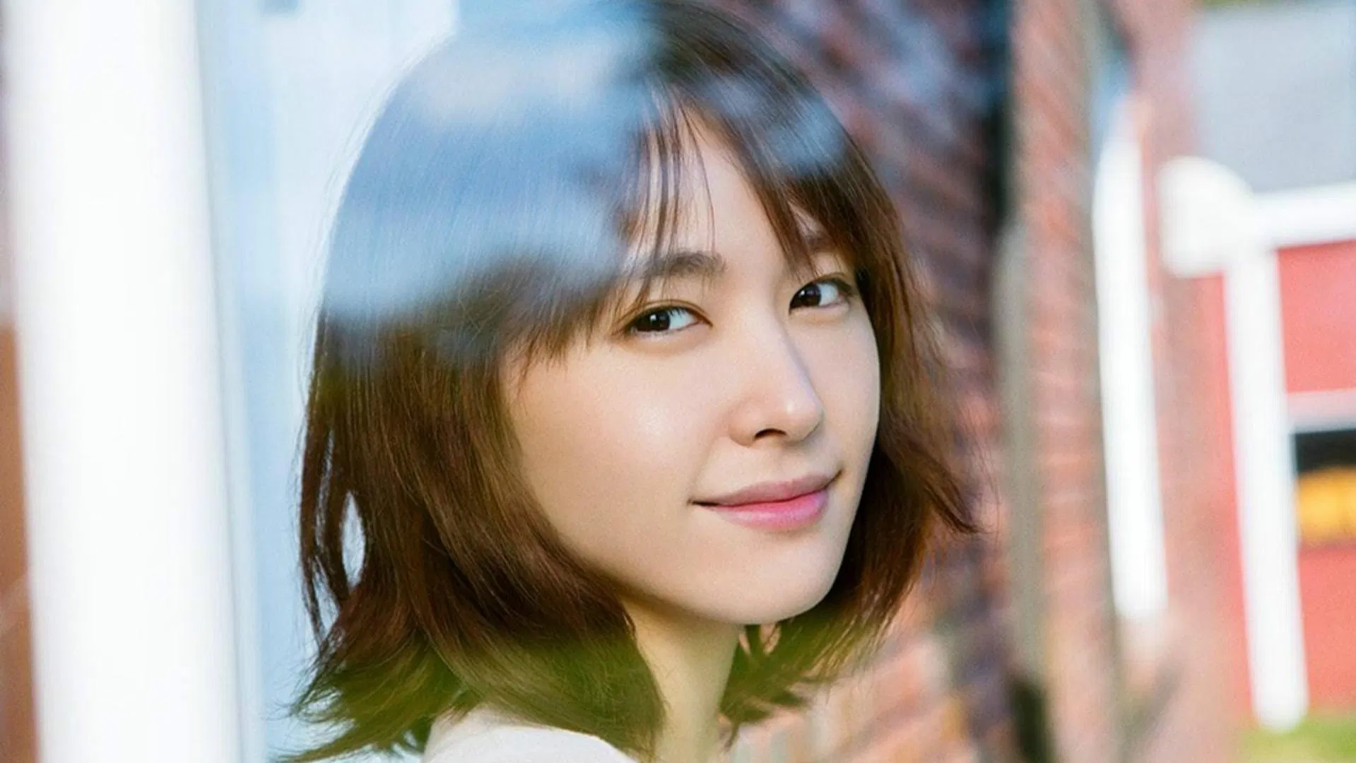 Không hổ danh là ngọc nữ của màn ảnh nhỏ Nhật Bản, Aragaki Yui chưa từng vắng bóng khỏi các bảng xếp hạng nhan sắc hay mức độ yêu thích trong hơn 10 năm qua. (Nguồn: Internet) Không hổ danh là ngọc nữ của màn ảnh nhỏ Nhật Bản, Aragaki Yui chưa từng vắng bóng khỏi các bảng xếp hạng nhan sắc hay mức độ yêu thích trong hơn 10 năm qua. (Nguồn: Internet)