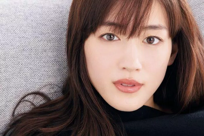 Ayase Haruka xinh đẹp, rạng rỡ ở tuổi 35 và vẫn chưa có kế hoạch yên bề gia thất trong tương lai. (Nguồn: Internet)