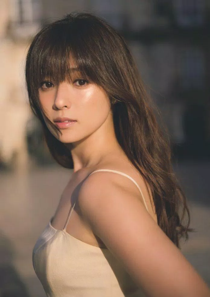 Thời gian dường như đã bỏ quên người đẹp sinh năm 1982 khi càng có tuổi, Fukada Kyoko càng trở nên quyến rũ, mặn mà. (Nguồn: Internet) Thời gian dường như đã bỏ quên người đẹp sinh năm 1982 khi càng có tuổi, Fukada Kyoko càng trở nên quyến rũ, mặn mà. (Nguồn: Internet)