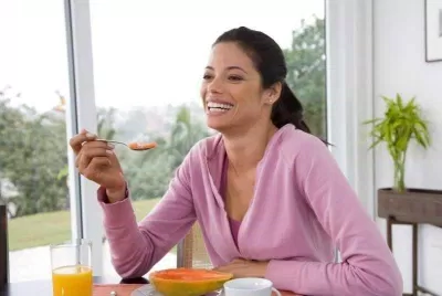 Ăn đu đủ giúp làm mát cơ thể (Ảnh: Internet). Ăn đu đủ giúp làm mát cơ thể (Ảnh: Internet).
