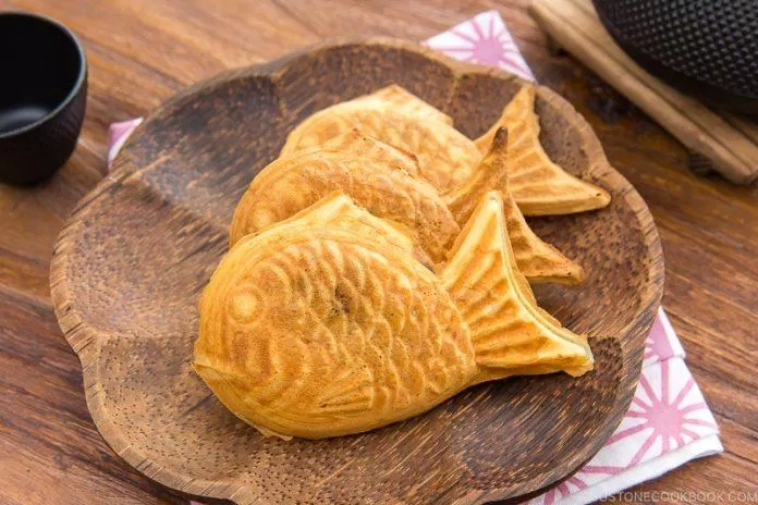 Bánh taiyaki có hình con cá không thể lẫn đi đâu được (Ảnh: Internet).
