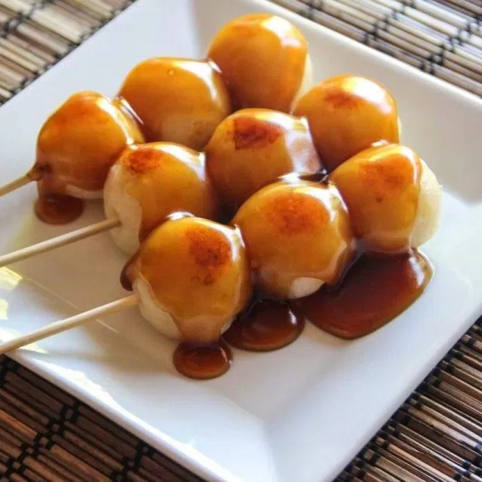 Dango nhìn giống như thịt viên nhưng được làm từ bột gạo (Ảnh: Internet). Dango nhìn giống như thịt viên nhưng được làm từ bột gạo (Ảnh: Internet).