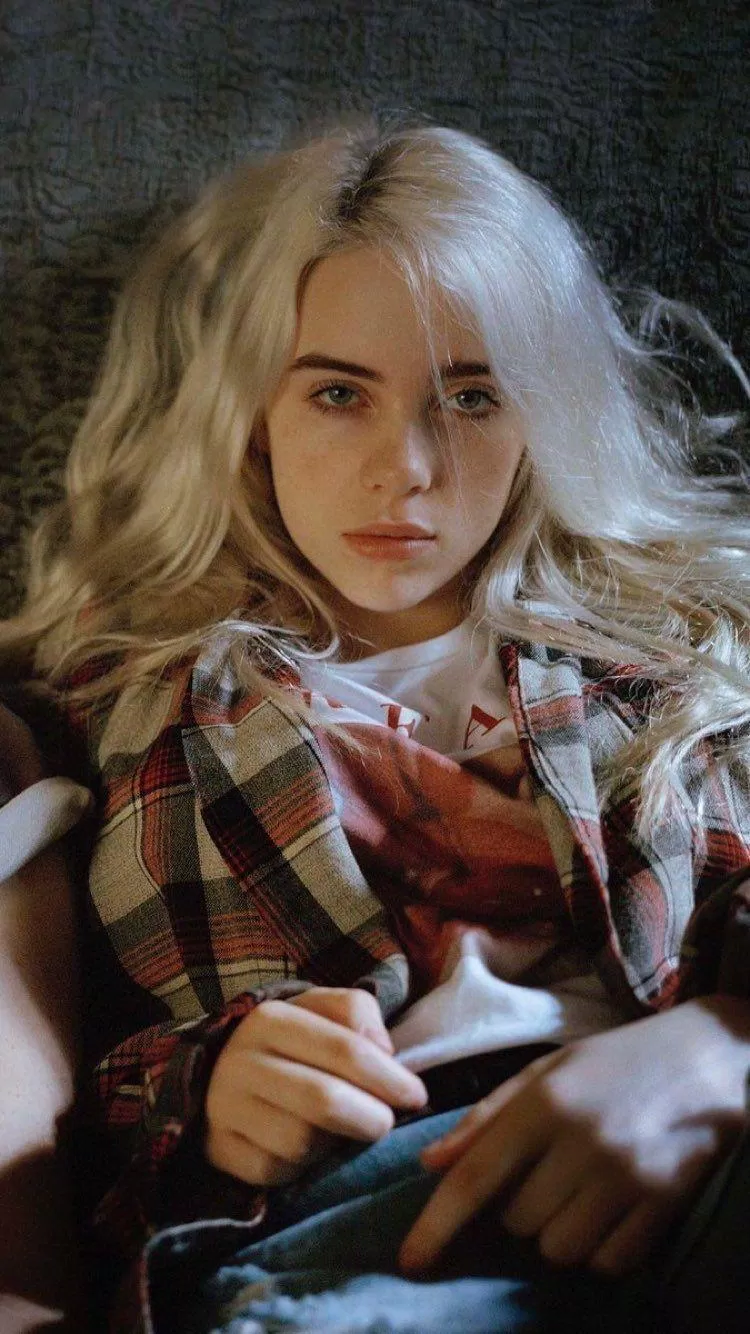 Billie Eilish với đôi mắt đầy mê hoặc và bí ẩn (Ảnh: Internet). Billie Eilish với đôi mắt đầy mê hoặc và bí ẩn (Ảnh: Internet).