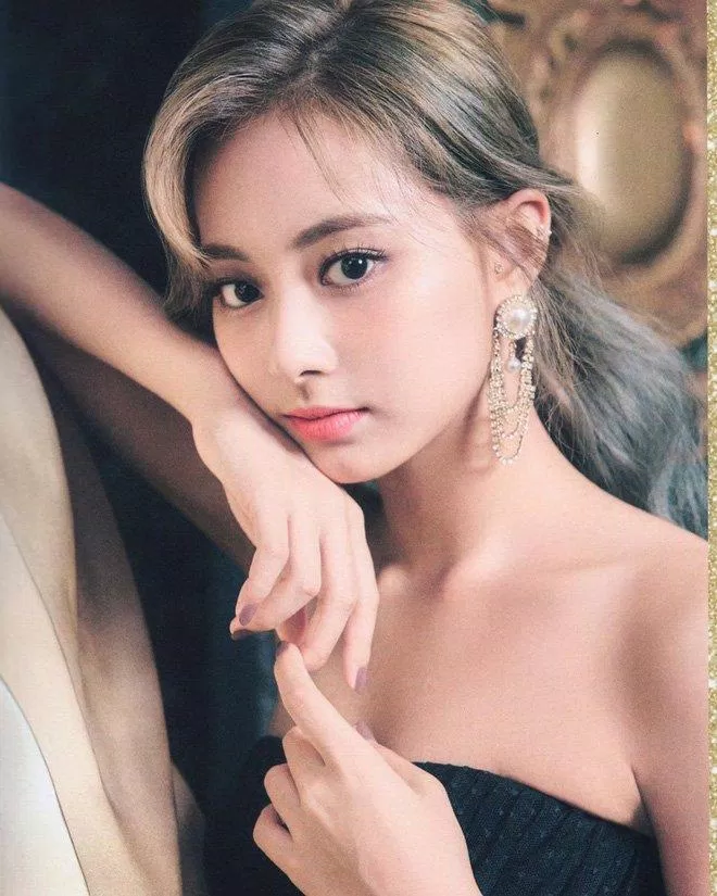 Tzuyu (TWICE) từng là "Gương mặt đẹp nhất thế giới" năm 2019 (Ảnh: Internet).