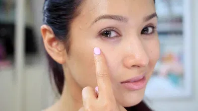 Có thể áp dụng vài mẹo đơn giản tại nhà để giảm bọng mắt (Ảnh: Internet). Có thể áp dụng vài mẹo đơn giản tại nhà để giảm bọng mắt (Ảnh: Internet).