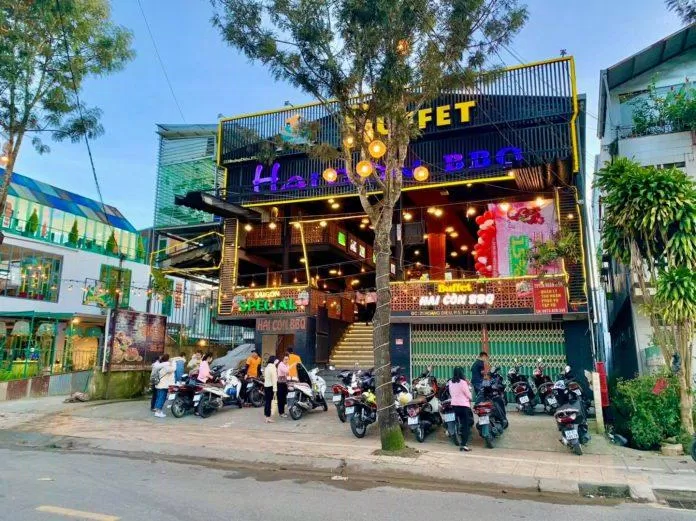 Hai Còn BBQ áp dụng hình thức buffet rất hấp dẫn (Nguồn: Facebook Hai Còn BBQ)