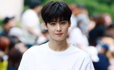 Làn da, ánh mắt, vẻ mặt ngây thơ - tất cả tạo nên vẻ đẹp tuyệt hảo của Cha Eun Woo (Ảnh: Internet) Làn da, ánh mắt, vẻ mặt ngây thơ - tất cả tạo nên vẻ đẹp tuyệt hảo của Cha Eun Woo (Ảnh: Internet)
