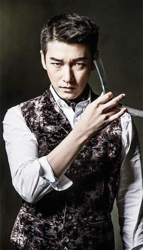 Cho Seung Woo thể hiện khả năng ca hát tuyệt vời của mình khi làm diễn viên nhạc kịch. (Nguồn: Internet)