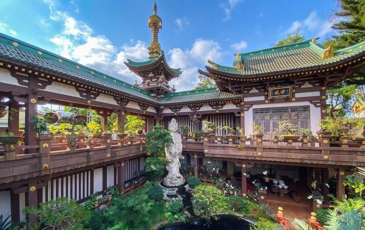 Chùa Minh Thành mang nét đẹp của nhiều nền kiến trúc (Ảnh: Internet). Chùa Minh Thành mang nét đẹp của nhiều nền kiến trúc (Ảnh: Internet).