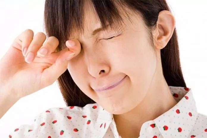 Giật mắt nhiều sẽ gây khó chịu và ảnh hưởng đến cuộc sống (Ảnh: Internet). Giật mắt nhiều sẽ gây khó chịu và ảnh hưởng đến cuộc sống (Ảnh: Internet).