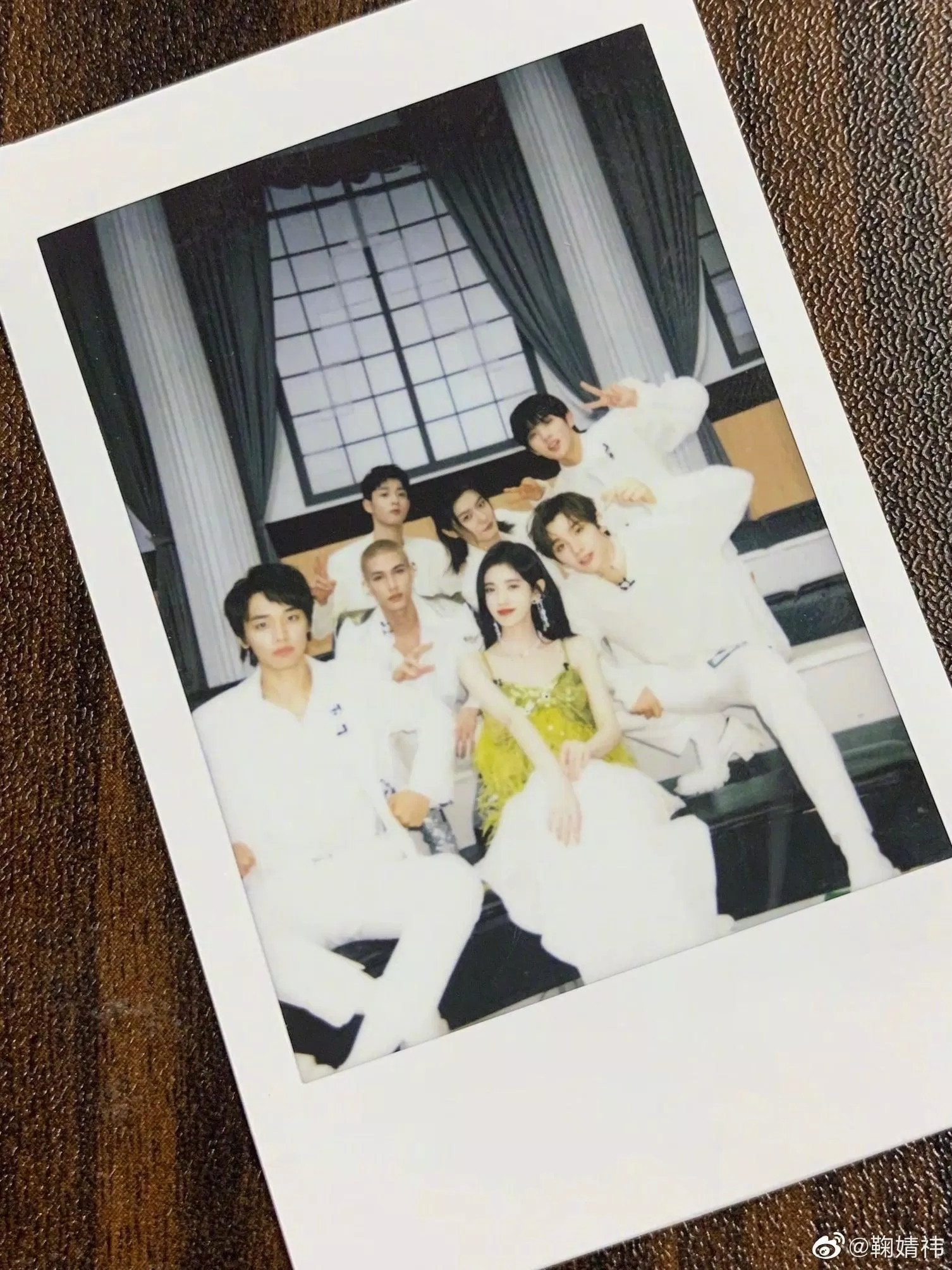 Bức ảnh được Cúc Tịnh Y đăng tải để cổ vũ đàn em. (Nguồn: Internet) Bức ảnh được Cúc Tịnh Y đăng tải để cổ vũ đàn em. (Nguồn: Internet)