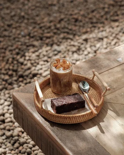 Đồ uống được trang trí khá đẹp mắt (ảnh: Instagram @dabao.concept)
