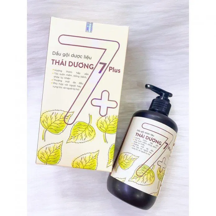 Dầu gội dược liệu Thái Dương 7Plus sở hữu thiết kế dạng chai trụ tròn có vòi ấn tiện lợi (Nguồn: Internet).